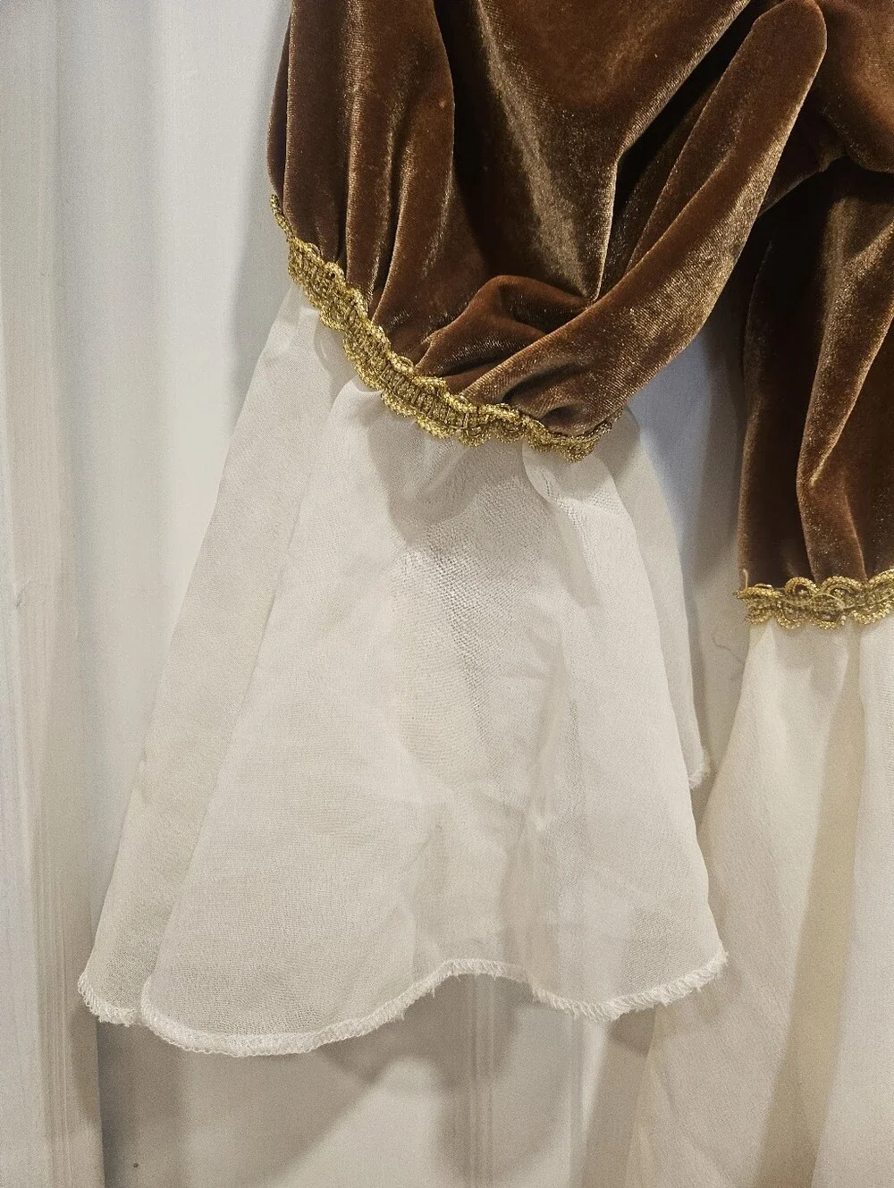 Halloween Classic Princess Velvet Dress Costume in Brown and Cream